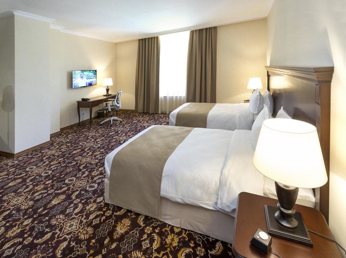 Отель Ani Grand Hotel Yerevan Ереван-32
