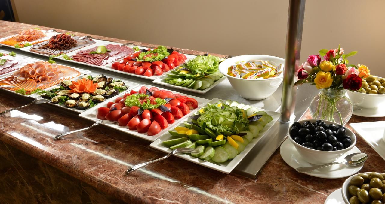 Отель Ani Grand Hotel Yerevan Ереван