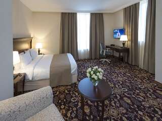 Отель Ani Grand Hotel Yerevan Ереван Улучшенный двухместный номер с 1 кроватью-2