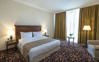 Отель Ani Grand Hotel Yerevan Ереван Улучшенный двухместный номер с 1 кроватью-1