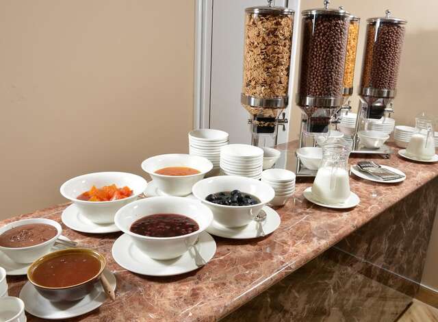 Отель Ani Grand Hotel Yerevan Ереван-34