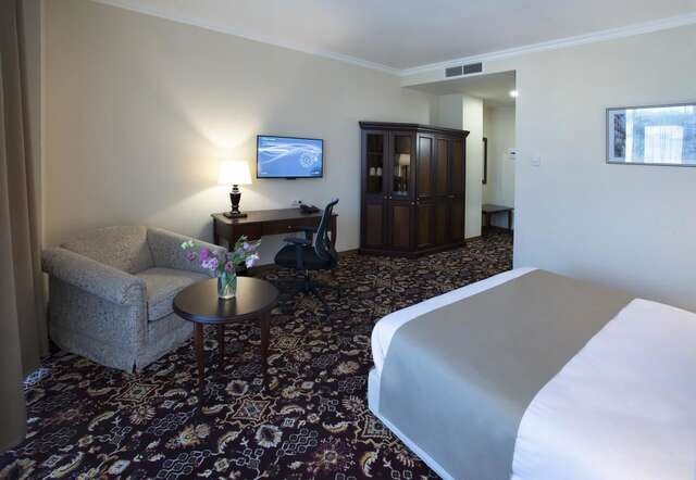 Отель Ani Grand Hotel Yerevan Ереван-6