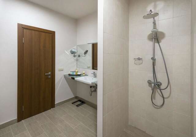 Отель Ani Grand Hotel Yerevan Ереван-47